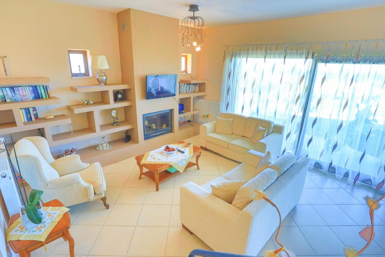 Villa Dersea Akharavi Extérieur photo