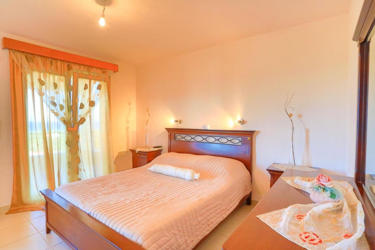 Villa Dersea Akharavi Extérieur photo